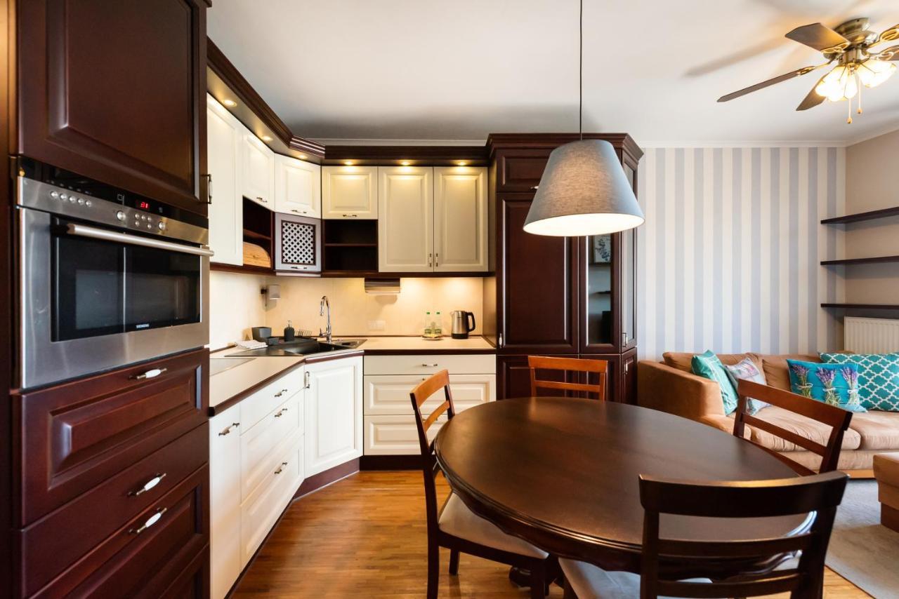 Metro Wilanowska Homely Apartment ワルシャワ エクステリア 写真